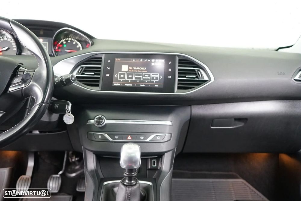 Peugeot 308 SW 1.2 PureTech Allure Pack - 27