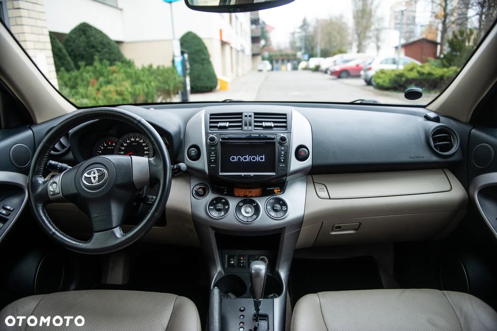 Toyota RAV4 2.0 4x4 Automatik Executive - 26