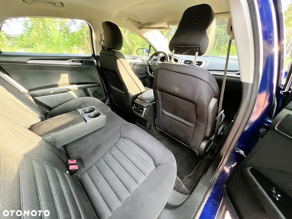 Ford Fusion - 15