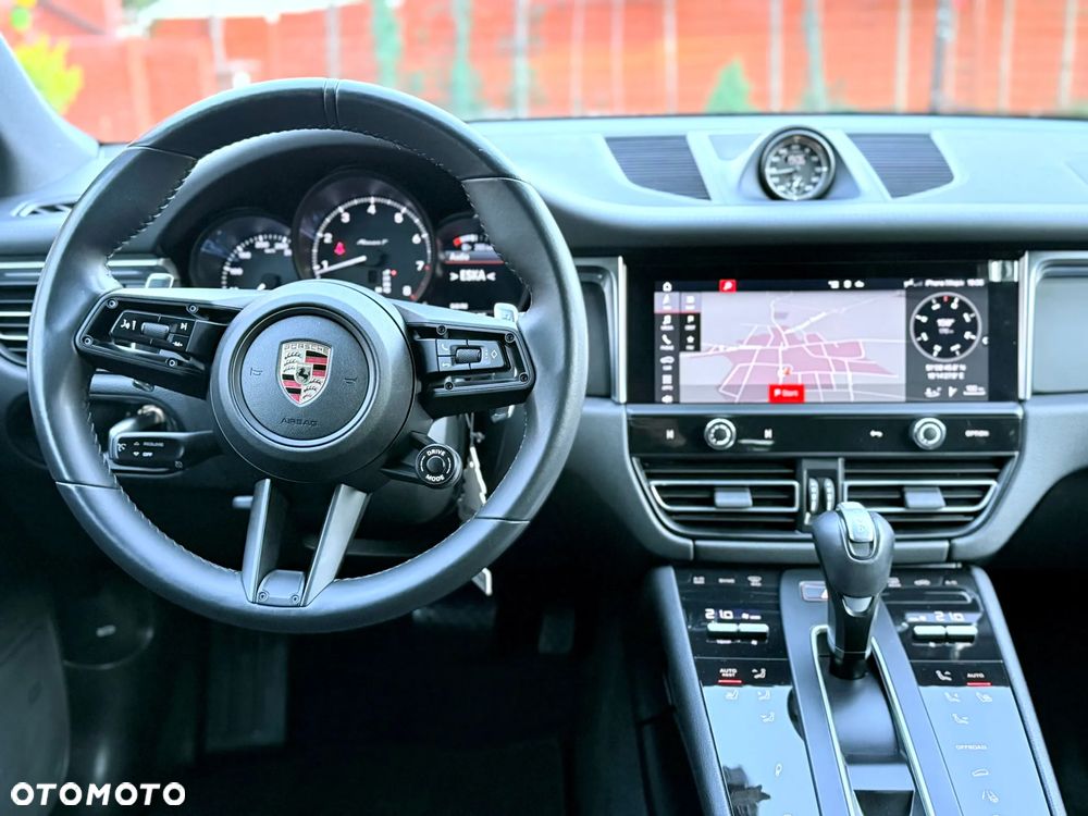 Porsche Macan T - 29
