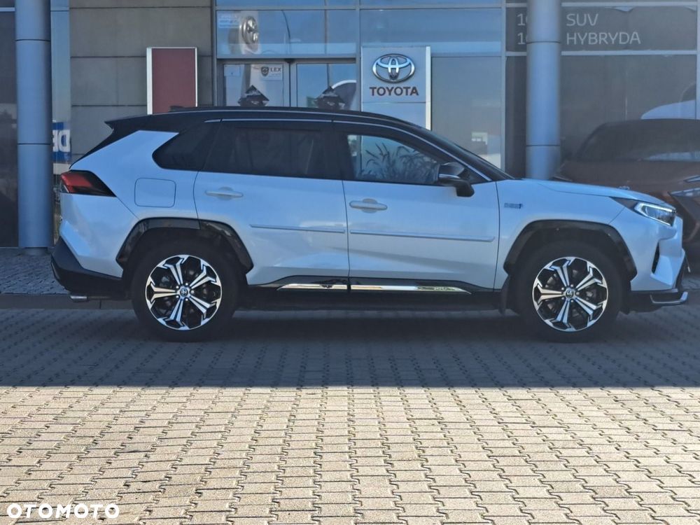 Toyota RAV4 - 8