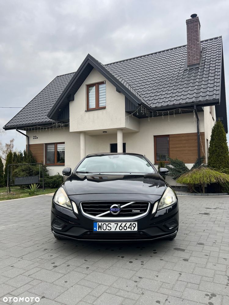 Volvo S60 D3 R-Design - 3