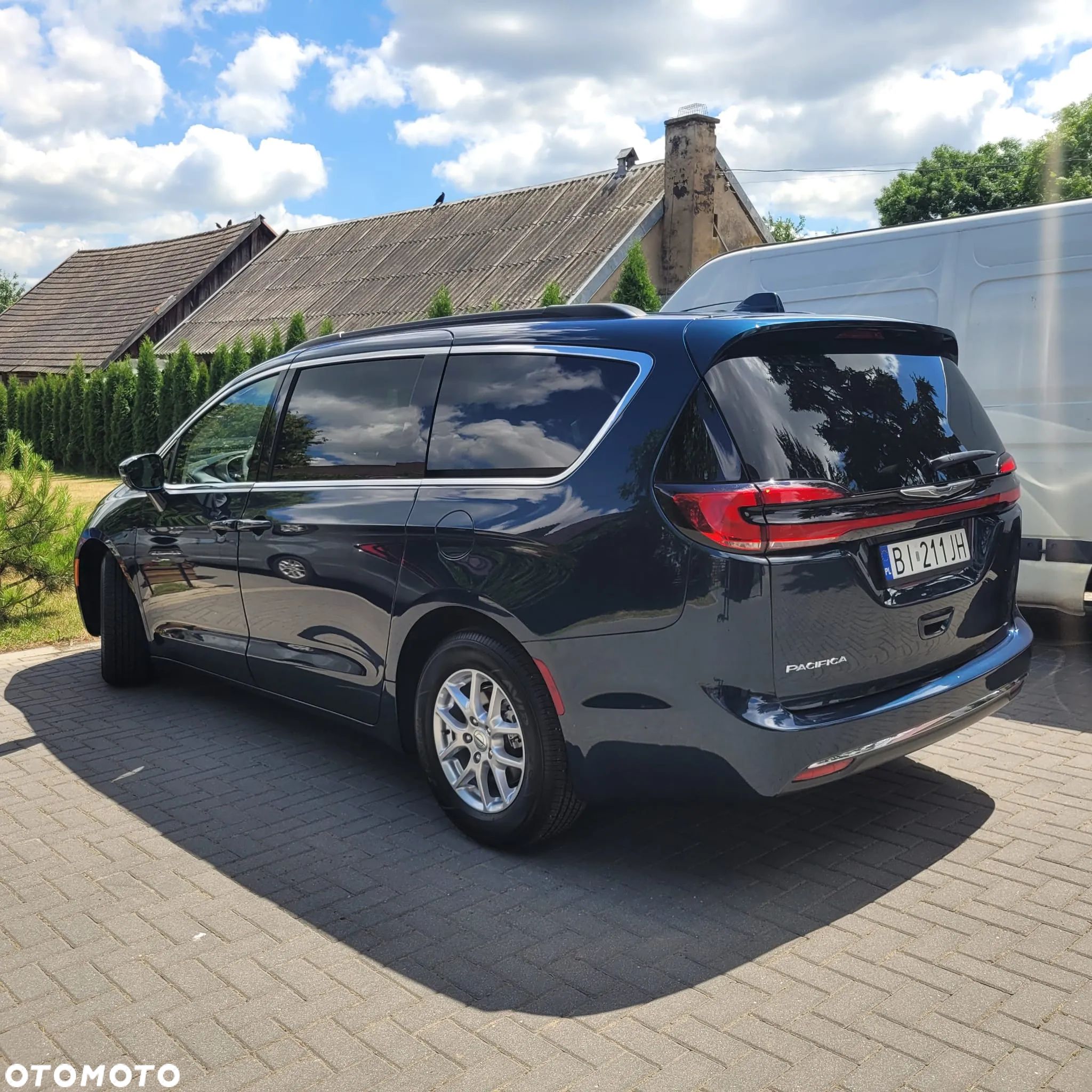 Chrysler Pacifica - 1