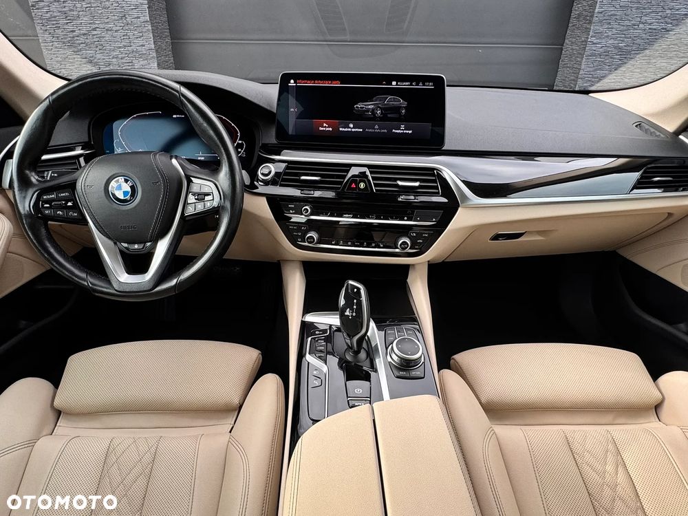 BMW Seria 5 530e Luxury Line sport - 15