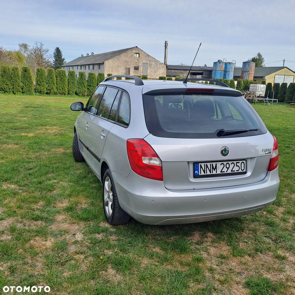 Skoda Fabia 1.4 16V Elegance Plus - 5