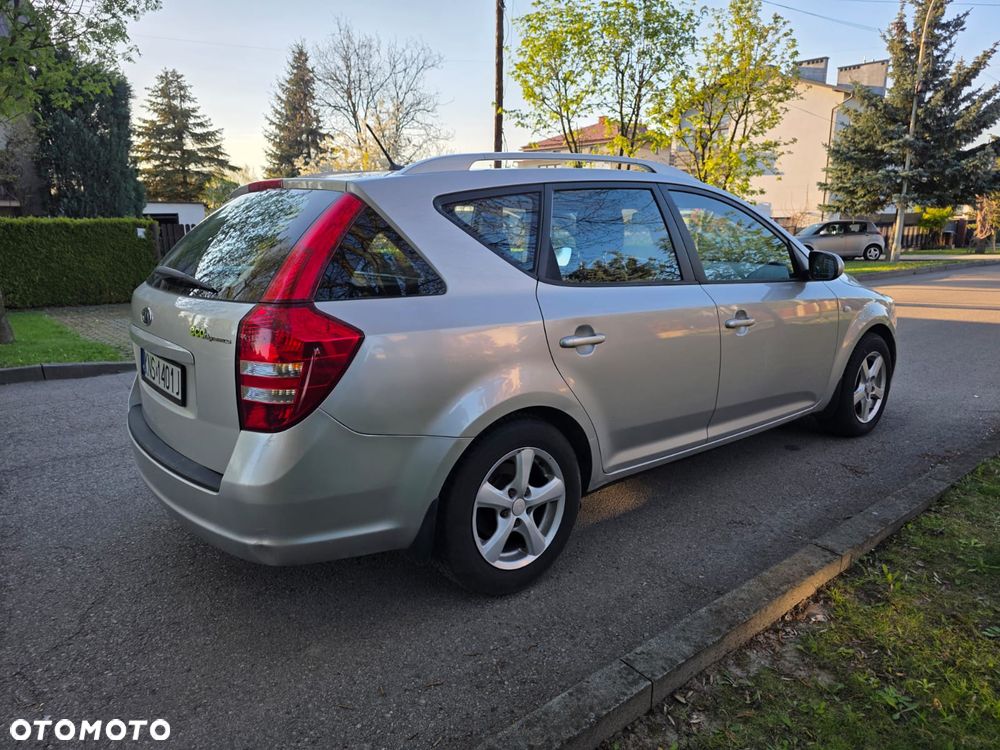 Kia Ceed 1.6 CRDi 90 Vision - 11