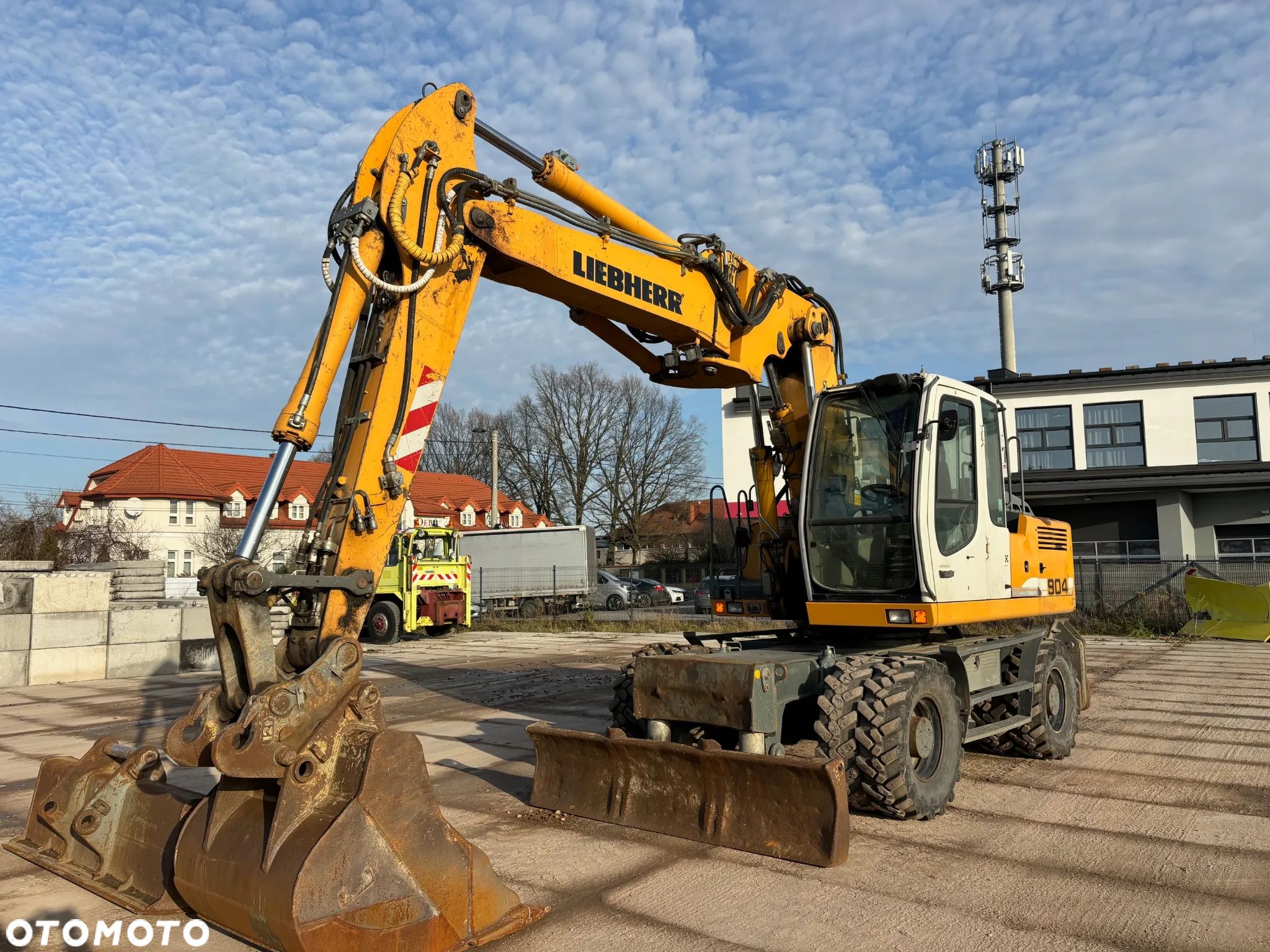 Liebherr A 904 C Litronic /Ramię 3 razy łamane / 2 ramię dodatkowo skrętne / PIĘKNA MASZYNA - 1
