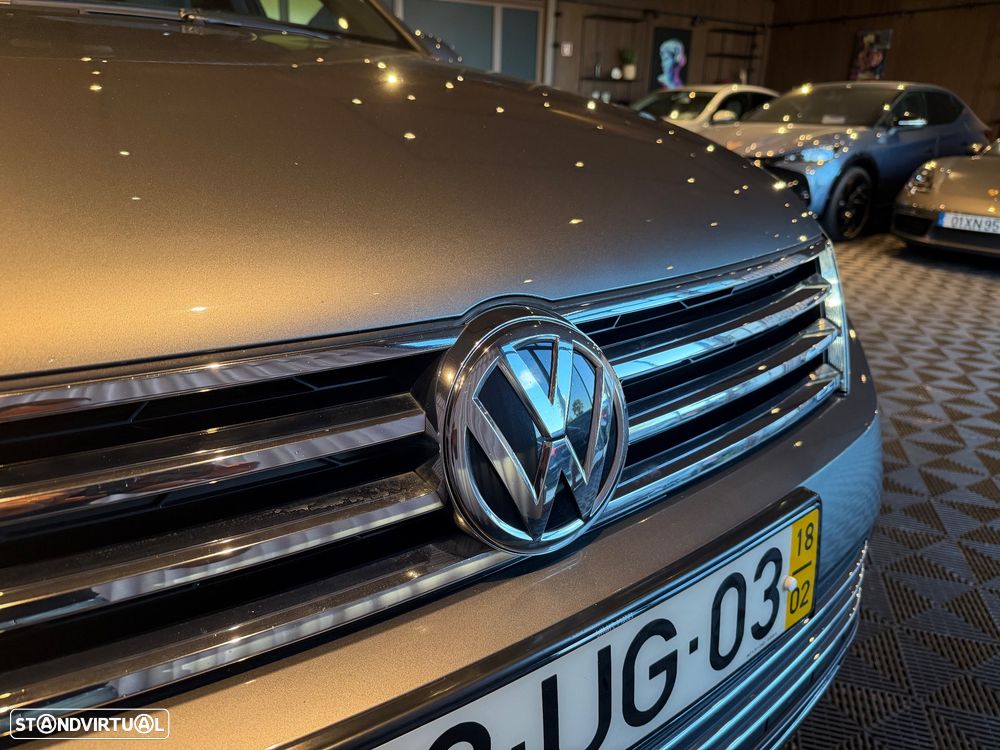 VW Touareg 3.0 TDI V6 Executive Edition - 12