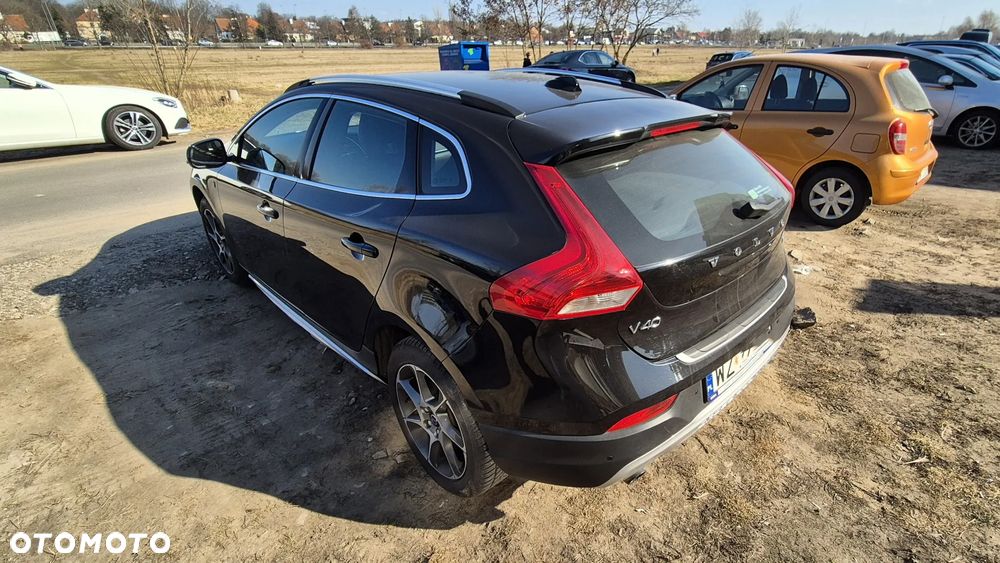 Volvo V40 Cross Country T3 Drive-E Ocean Race - 3