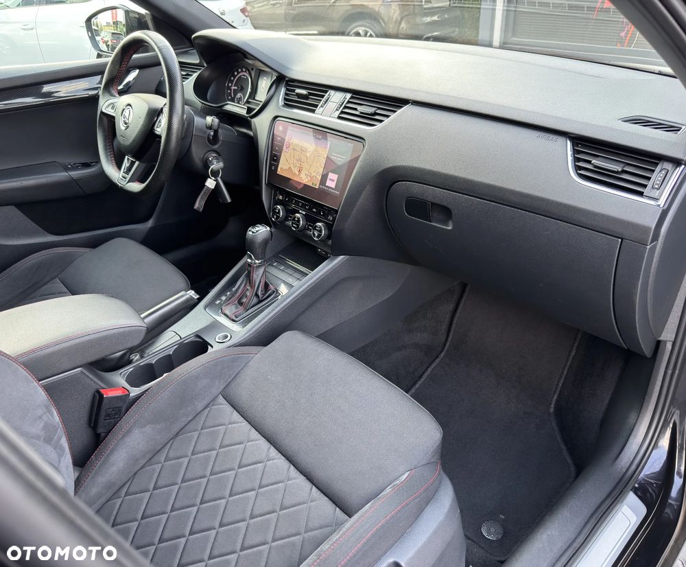 Skoda Octavia 2.0 TDI 4x4 DSG RS - 32