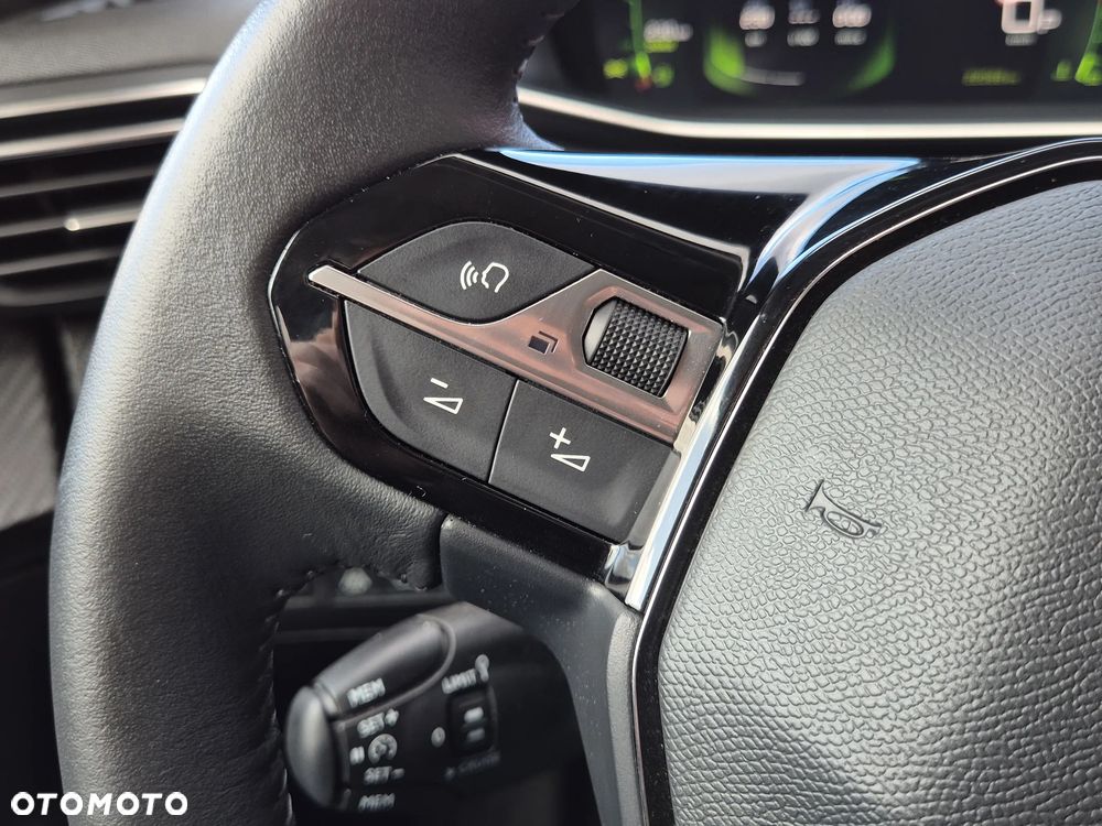Peugeot 2008 PureTech 130 Allure S&S EAT8 - 20