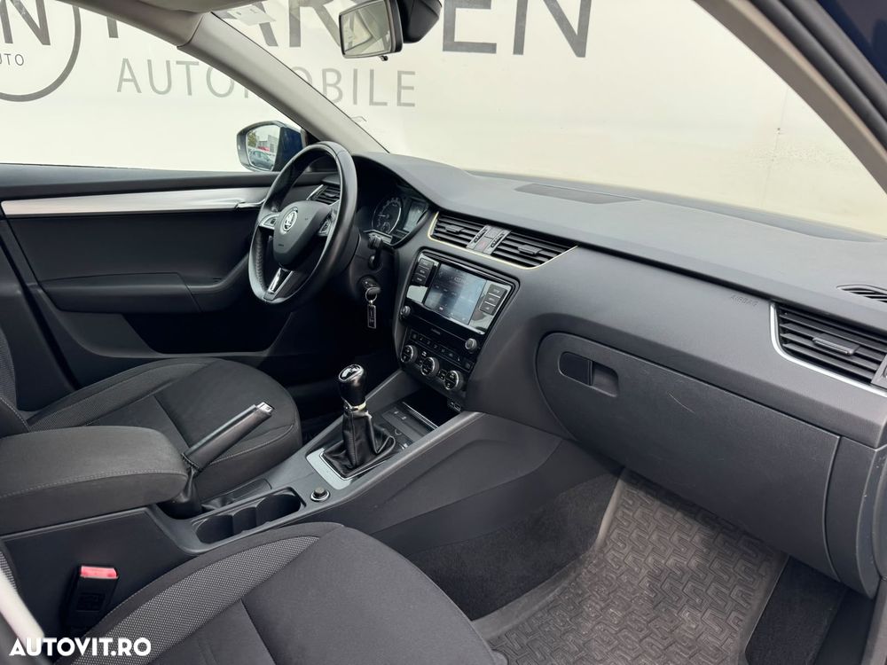 Skoda Octavia 1.6 TDI Active - 10