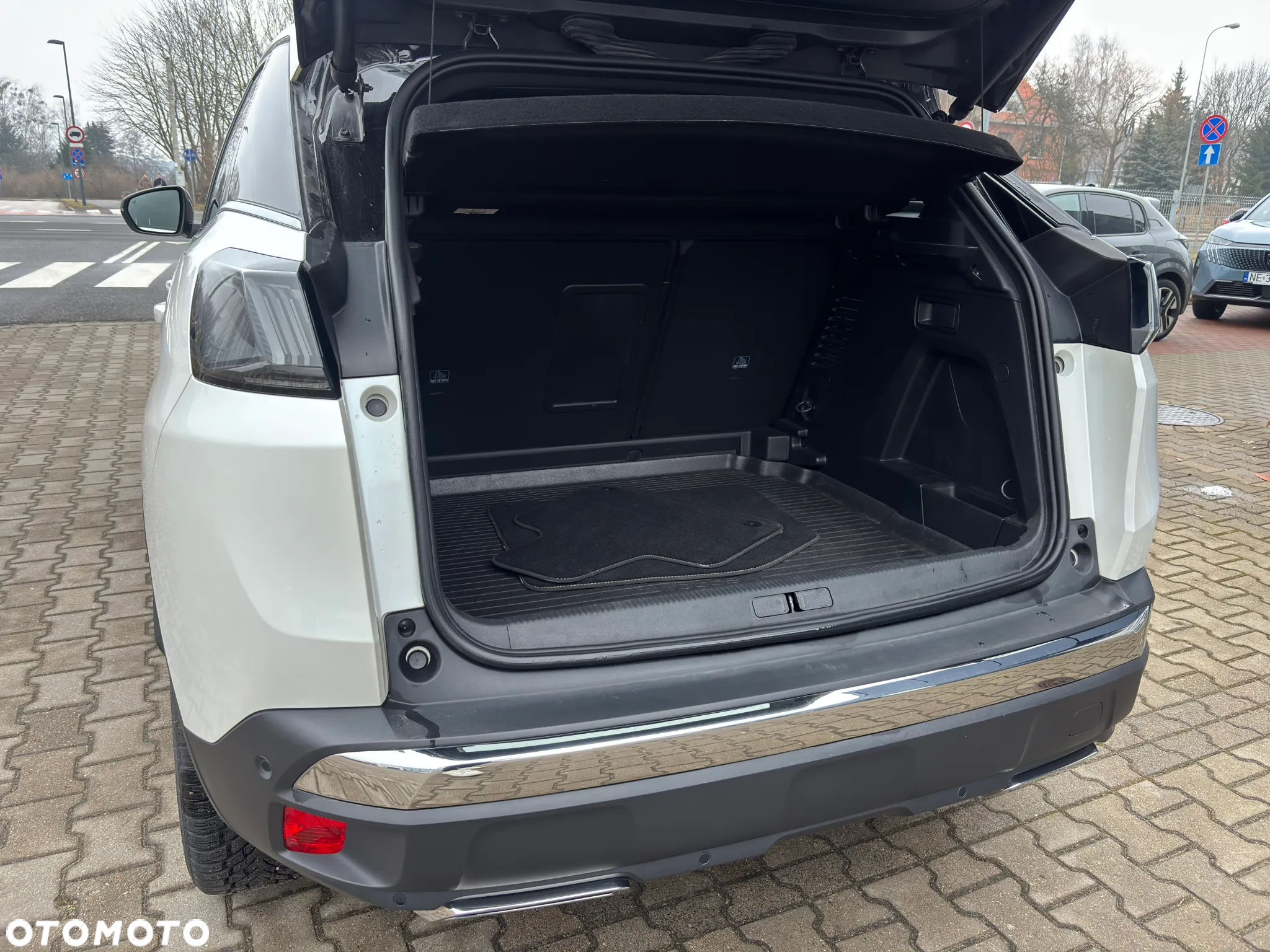 Peugeot 3008 1.2 PureTech GT S&S EAT8 - 10