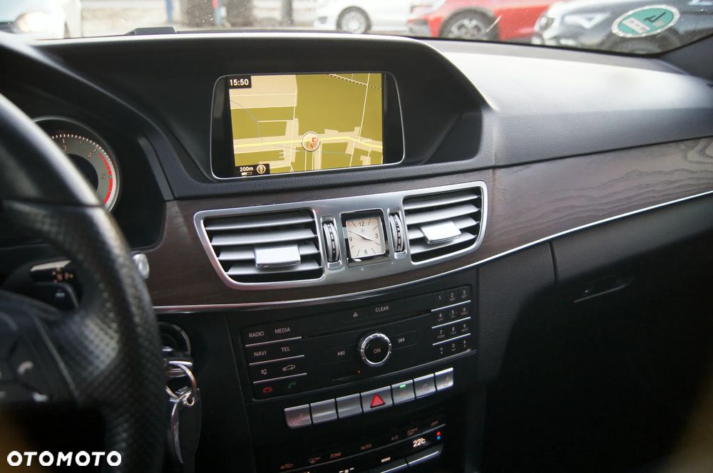 Mercedes-Benz Klasa E 350 BlueTEC 4Matic 7G-TRONIC - 18