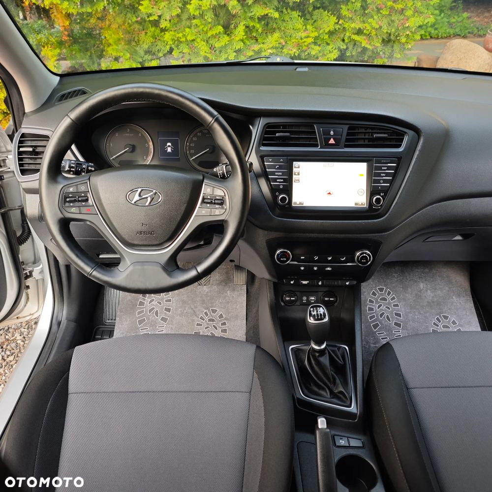Hyundai i20 1.1 CRDi YES Silver - 7