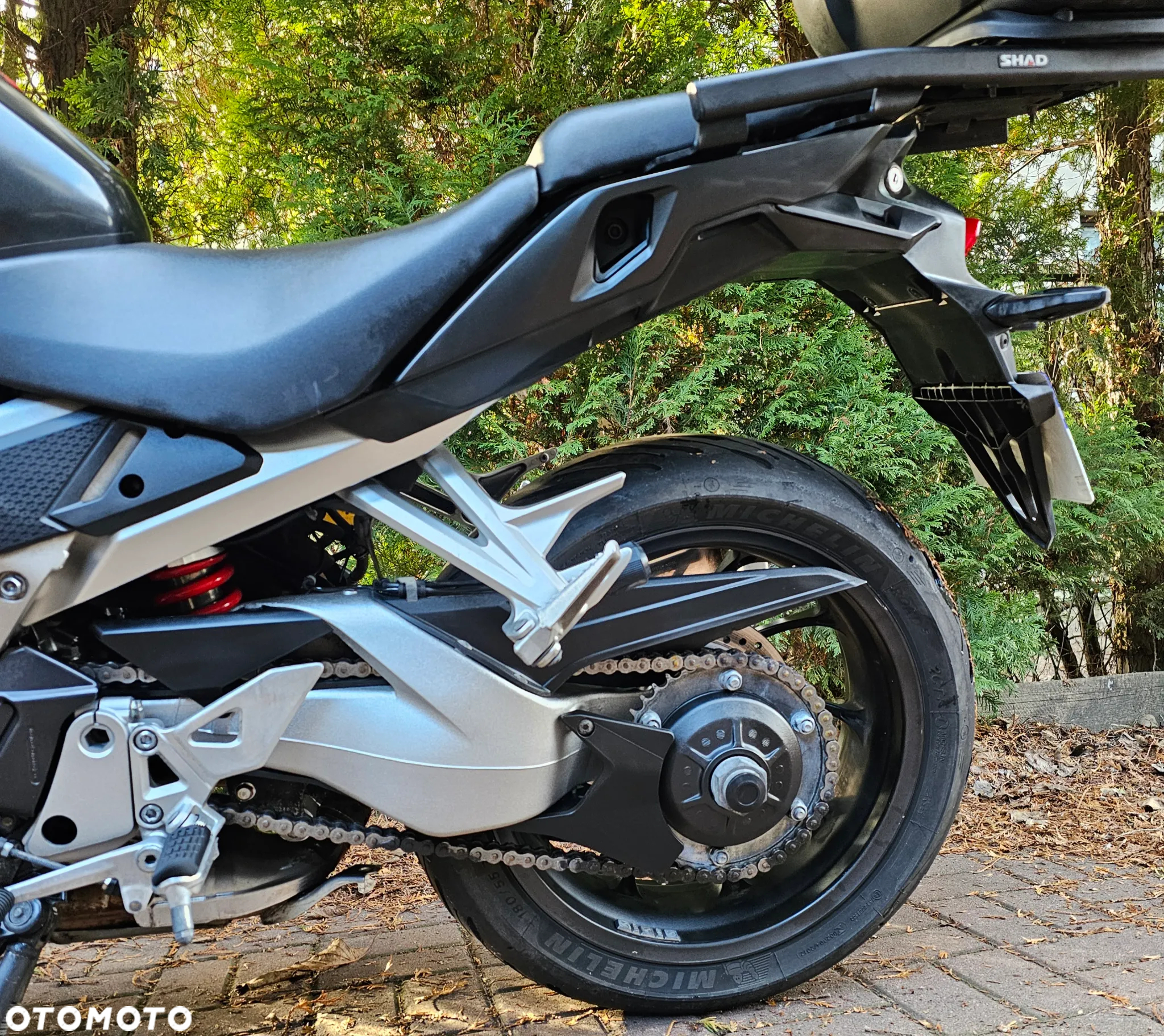 Honda VFR - 16