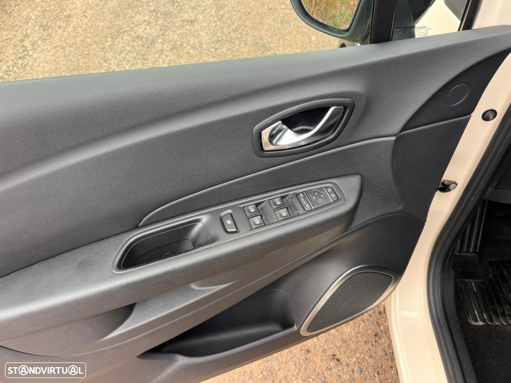 Renault Captur 1.5 dCi Exclusive - 24