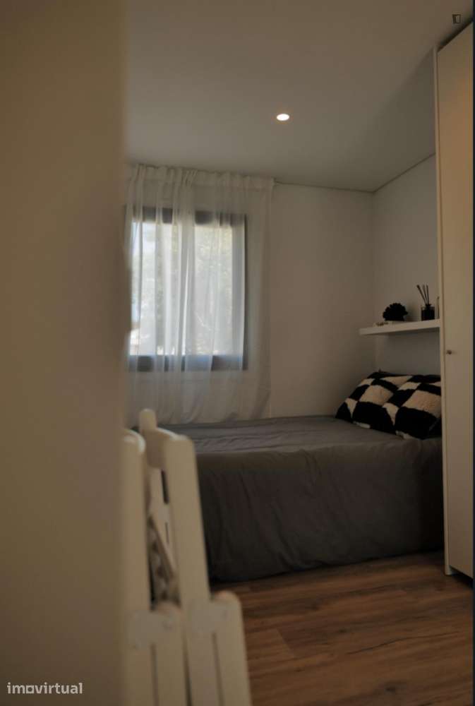 Estúdio - localizado em Paranhos Porto - Grande imagem: 2/7