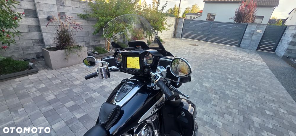 Indian Roadmaster - 9