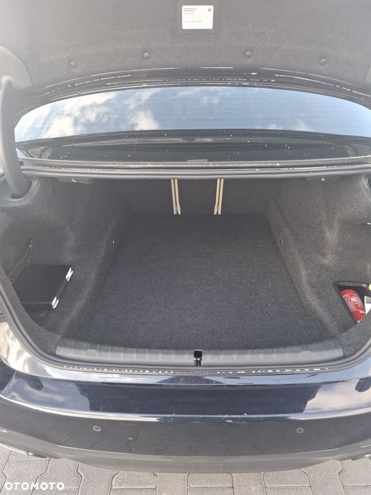 BMW Seria 5 M550i xDrive - 18