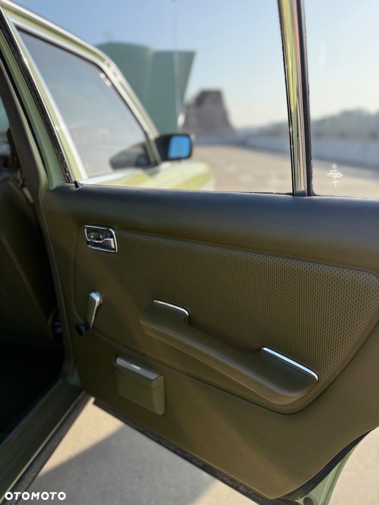 Mercedes-Benz W123 - 18