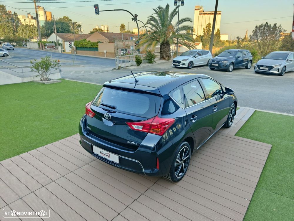Toyota Auris 1.4 D-4D Com.+P.Sport+Navi - 17