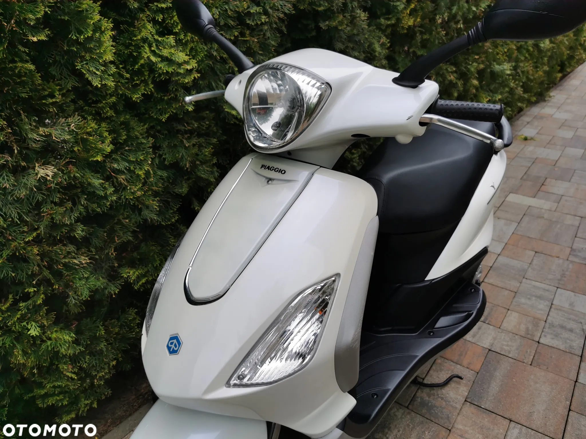 Piaggio FLY - 10