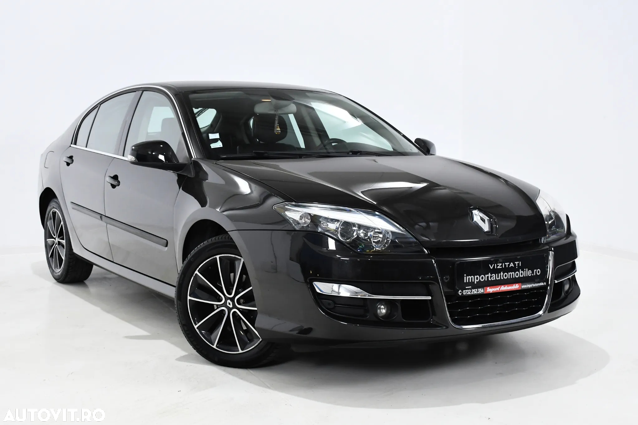 Renault Laguna dCi 110 FAP Bose Edition - 9