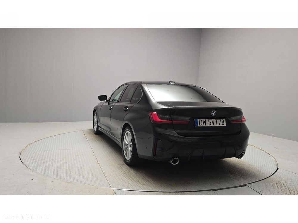 BMW Seria 3 320d xDrive mHEV M Sport - 4