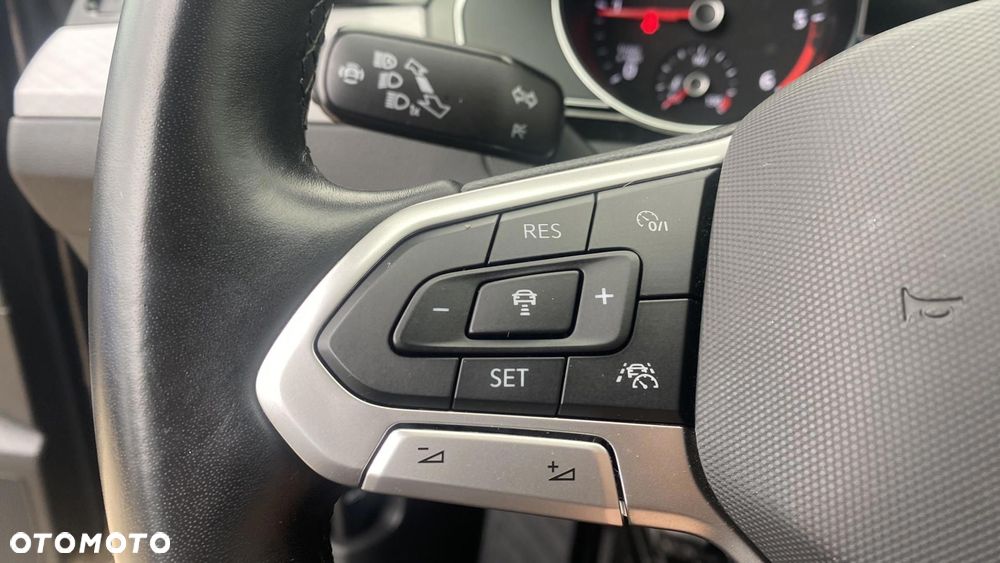 Volkswagen Passat - 22