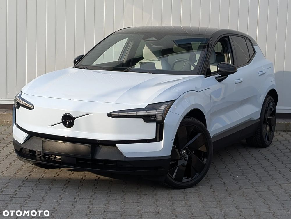 Volvo EX30 Twin Motor Performance AWD Ultra - 3