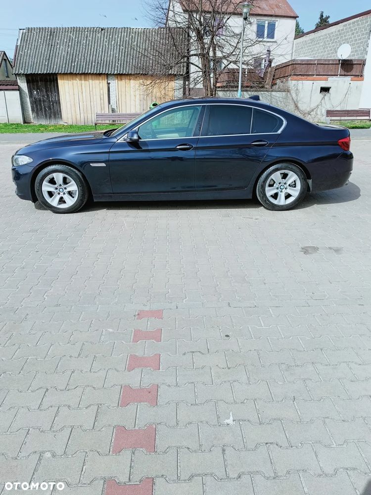 BMW Seria 5 520d xDrive - 4