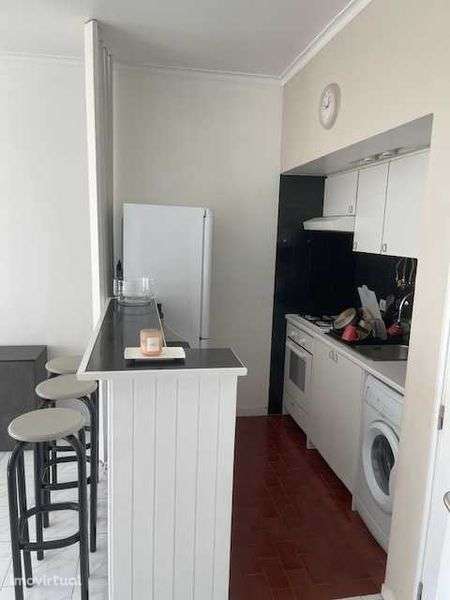 Campo de ourique, Ap T1 mobilado com garagem - Grande imagem: 2/8