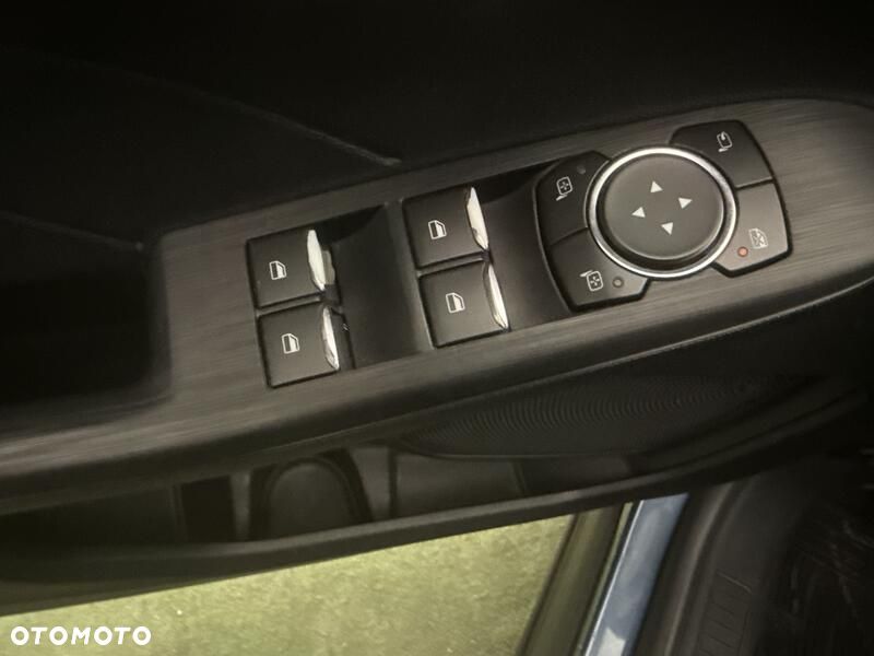 Ford Kuga - 12