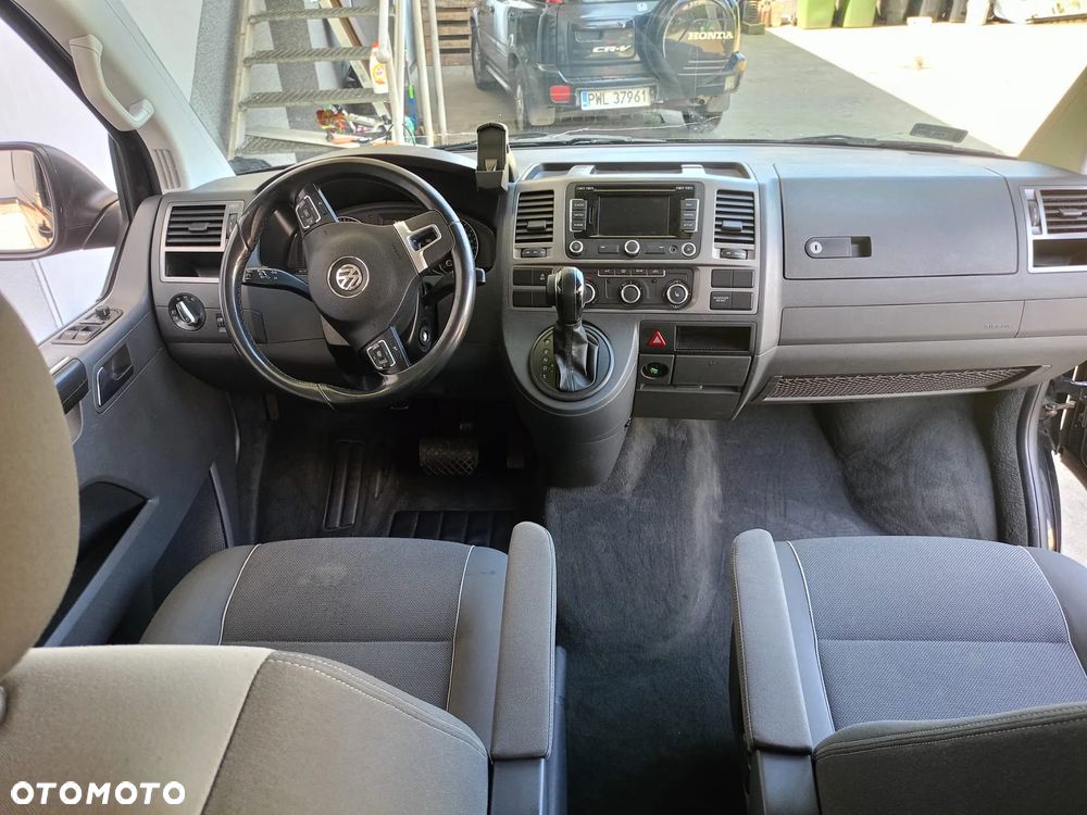 Volkswagen Multivan - 21