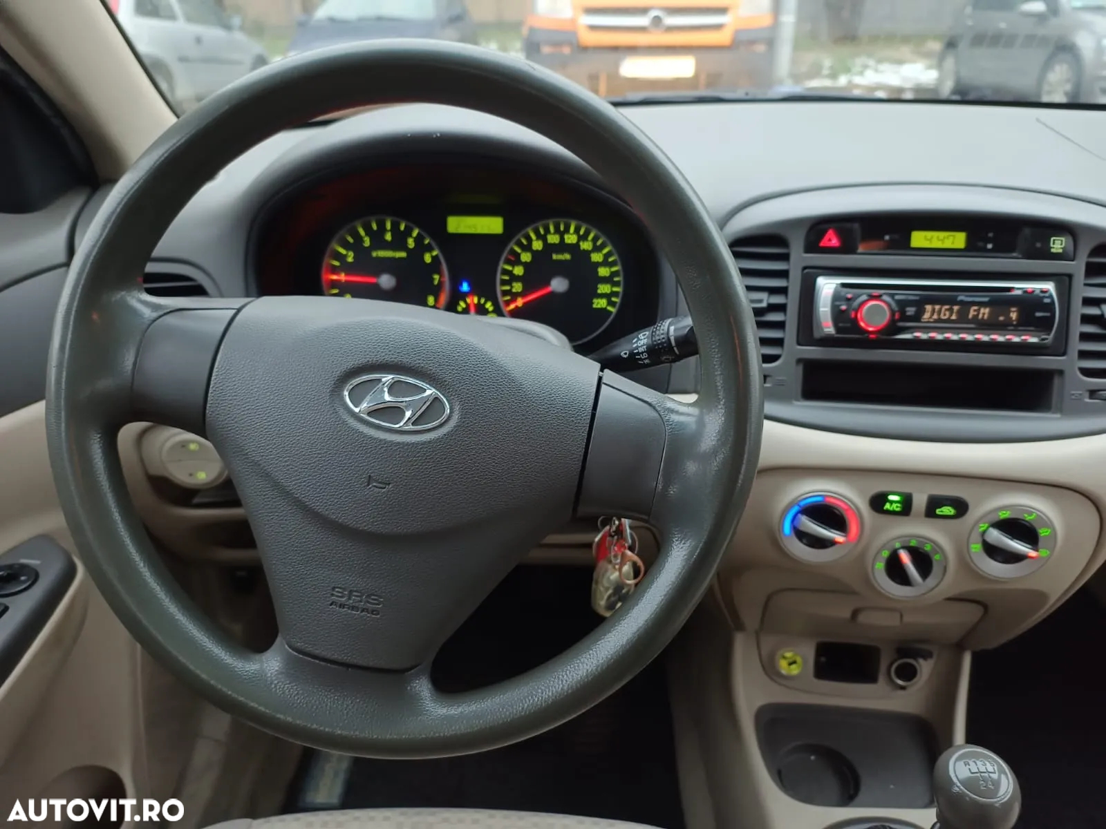 Hyundai Accent MC 1.4 DOHC 4DR GL STYLE - 8