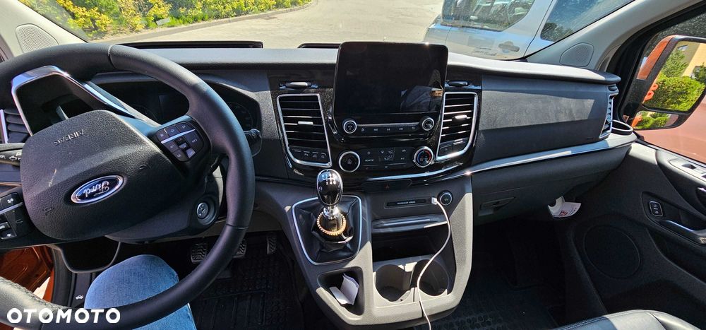 Ford Tourneo Custom - 3