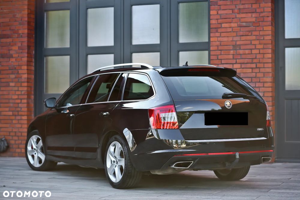 Skoda Octavia 2.0 TDI DSG RS - 13