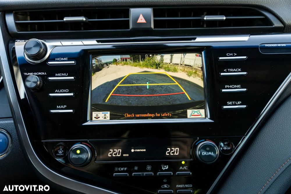 Toyota Camry - 21
