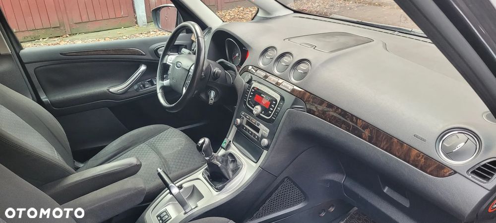 Ford Galaxy 2.0 Ghia - 15