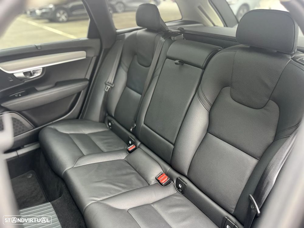 Volvo V90 2.0 T6 PHEV Plus Dark AWD - 19