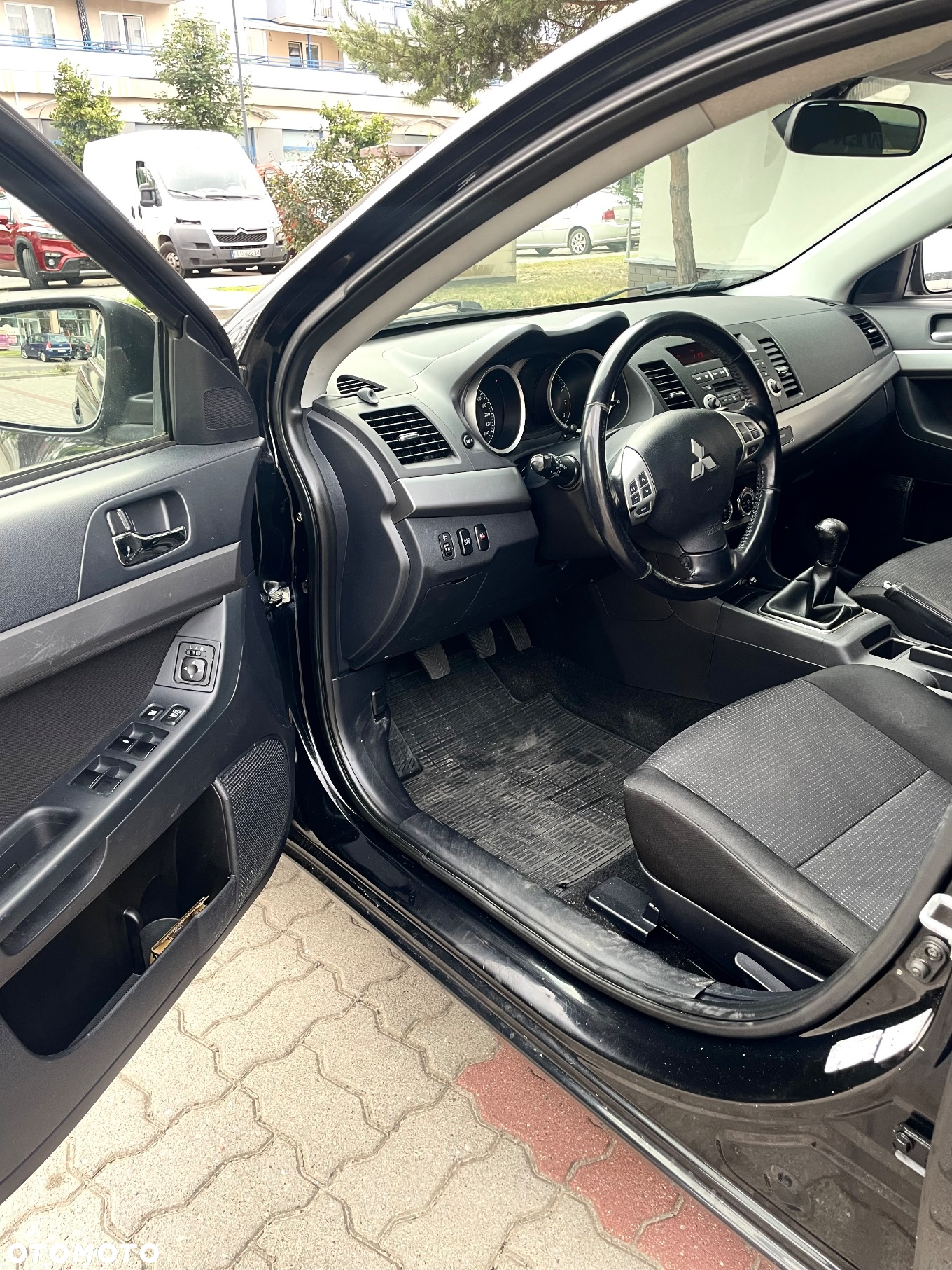 Mitsubishi Lancer 1.8 Intense - 3