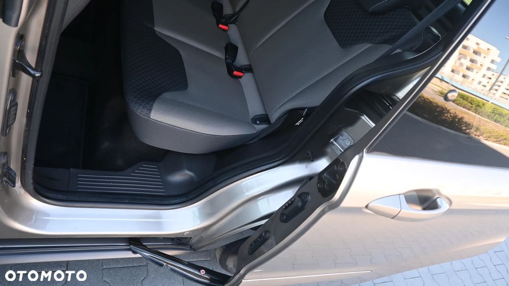 Ford Tourneo Courier 1.0 EcoBoost Titanium - 37