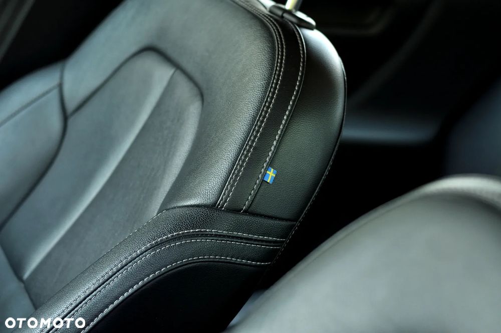 Volvo XC 40 T3 Momentum Pro - 22