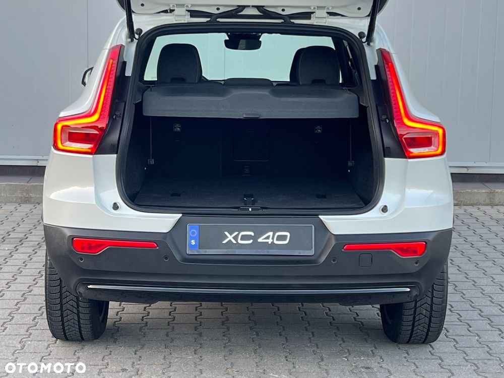 Volvo XC 40 B4 AWD Plus Dark - 17