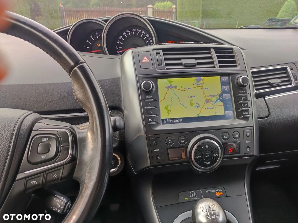 Toyota Verso 1.6 D-4D Prestige 7os EU6 - 17