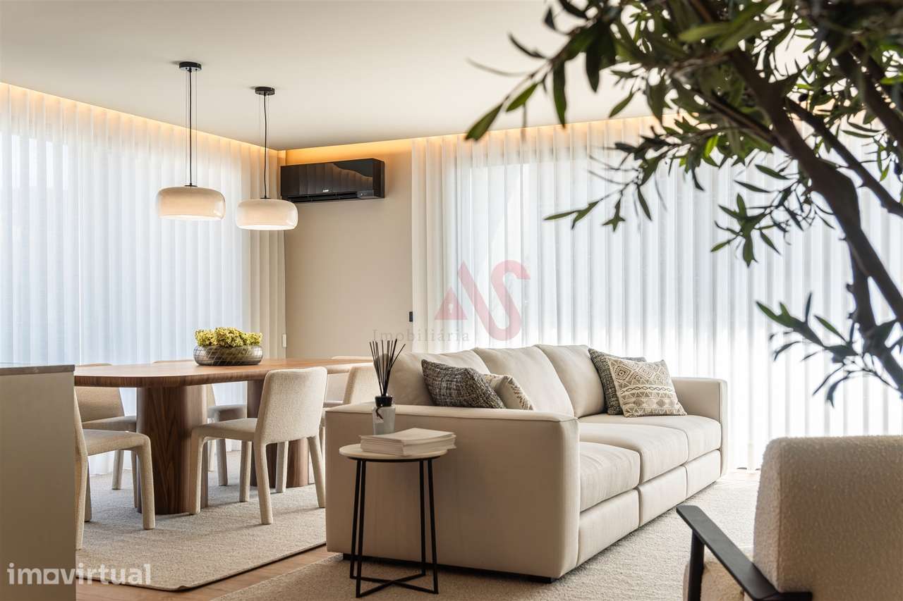 Apartamento T2 inserido no empreendimento Santos Silva em Vila Nova de - Grande imagem: 2/31