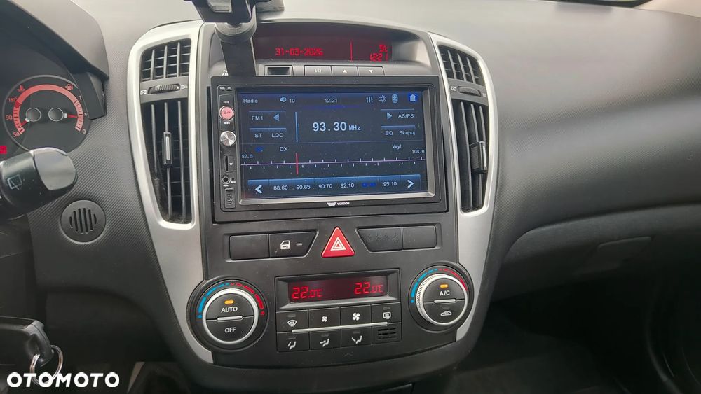 Kia Ceed - 8