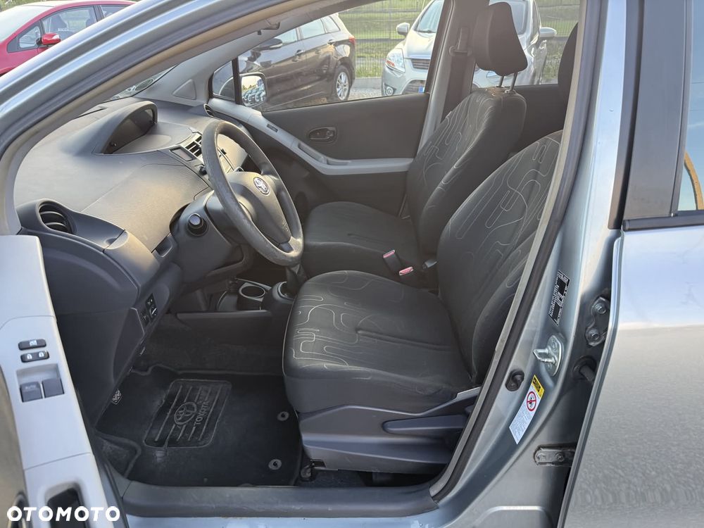 Toyota Yaris 1.0 VVT-i Cool - 15