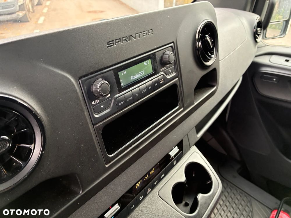 Mercedes-Benz SPRINTER - 16
